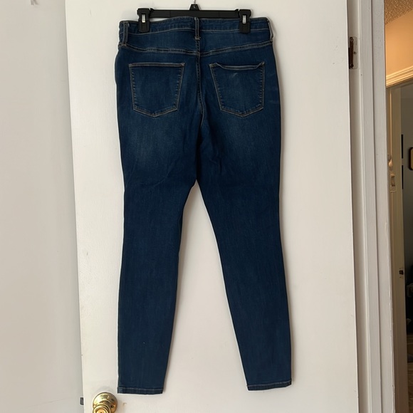 Universal thread, jeans, 12 ripped - Picture 3 of 3